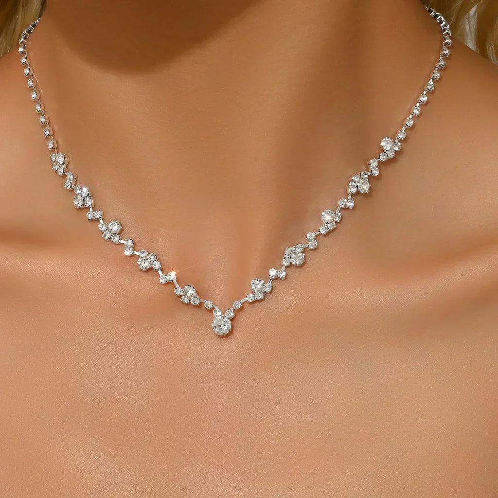 Elegant bridal necklace with diamonds