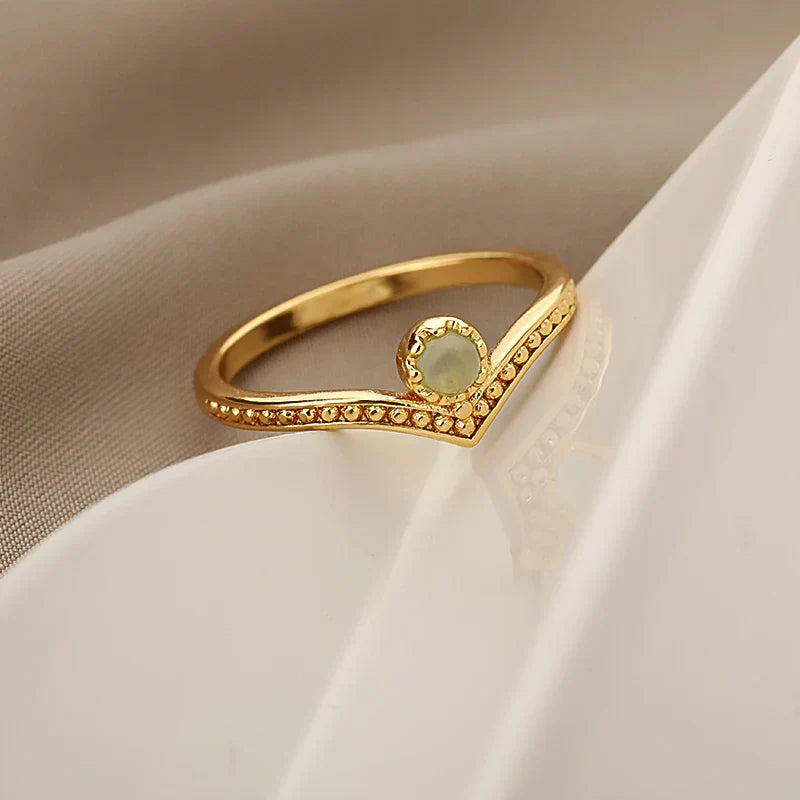 Elegant Gold Waterdrop Opal Crown Ring
