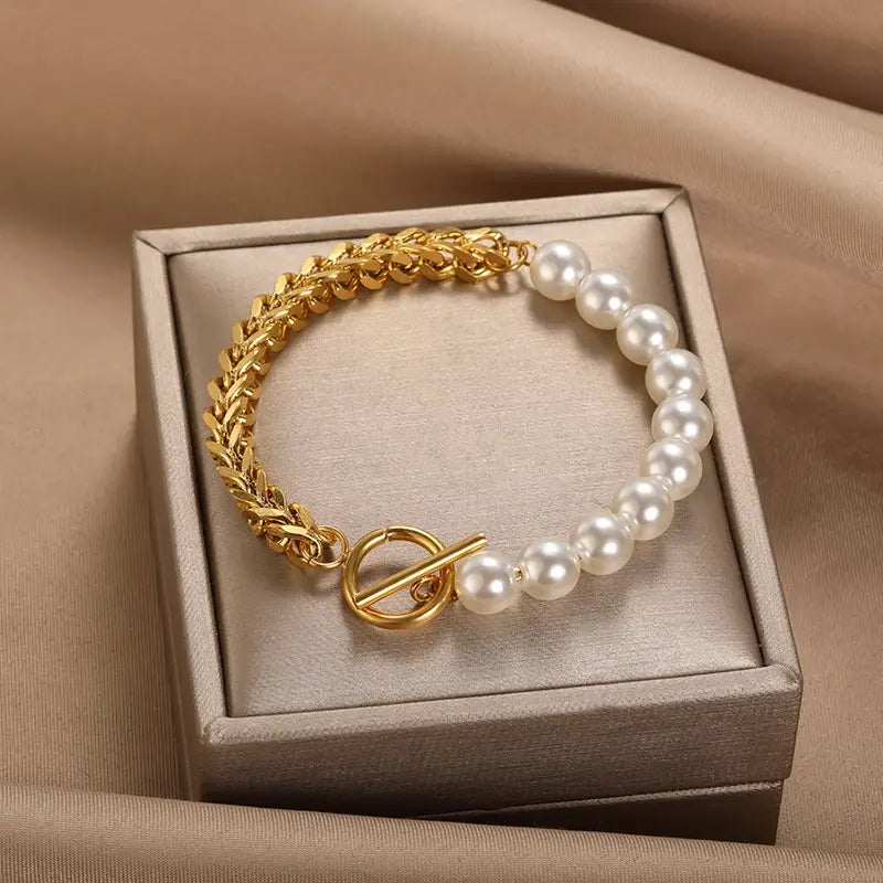 Elegant Gold Tone and Pearl Bracelet